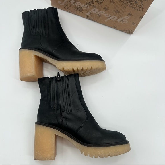NWT Free People James Chelsea Black Boots Chunky Feels Ankle Booties 38.5 US 8.5 - Picture 10 of 16